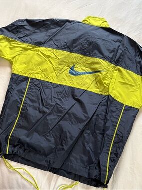 Nike Windbreaker Jacket – Navy & Neon Green